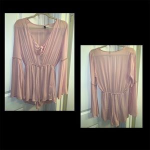Dividend Romper blush pink size 8